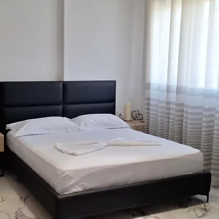 White Palace Apartament Wlora