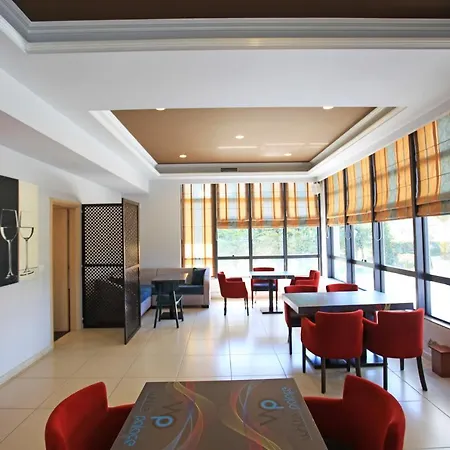 White Palace 3*